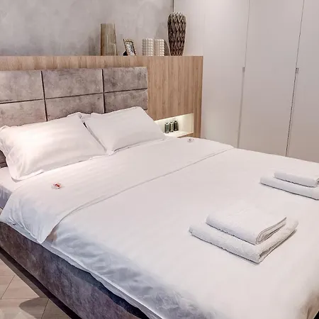 Chanttal Luxury - Boutique Appartement Boekarest